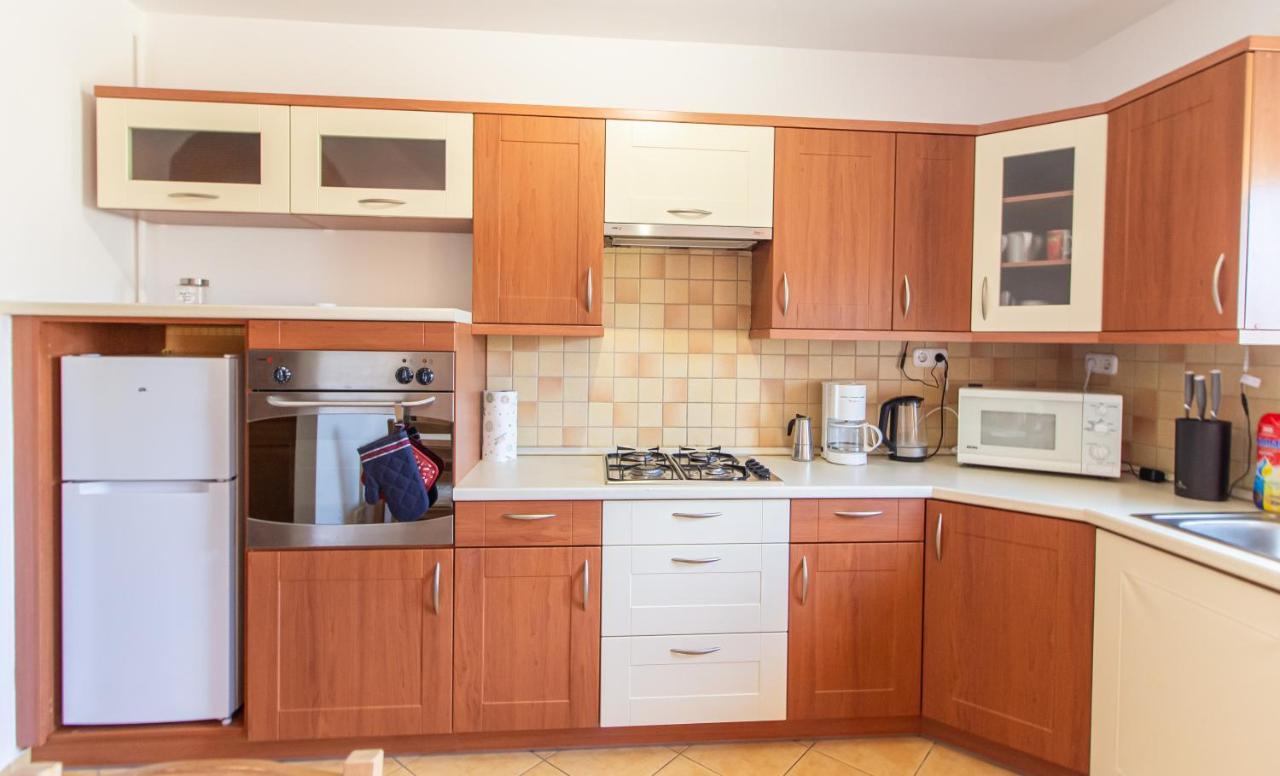 Viky'S Apartment Γκιόρ Εξωτερικό φωτογραφία