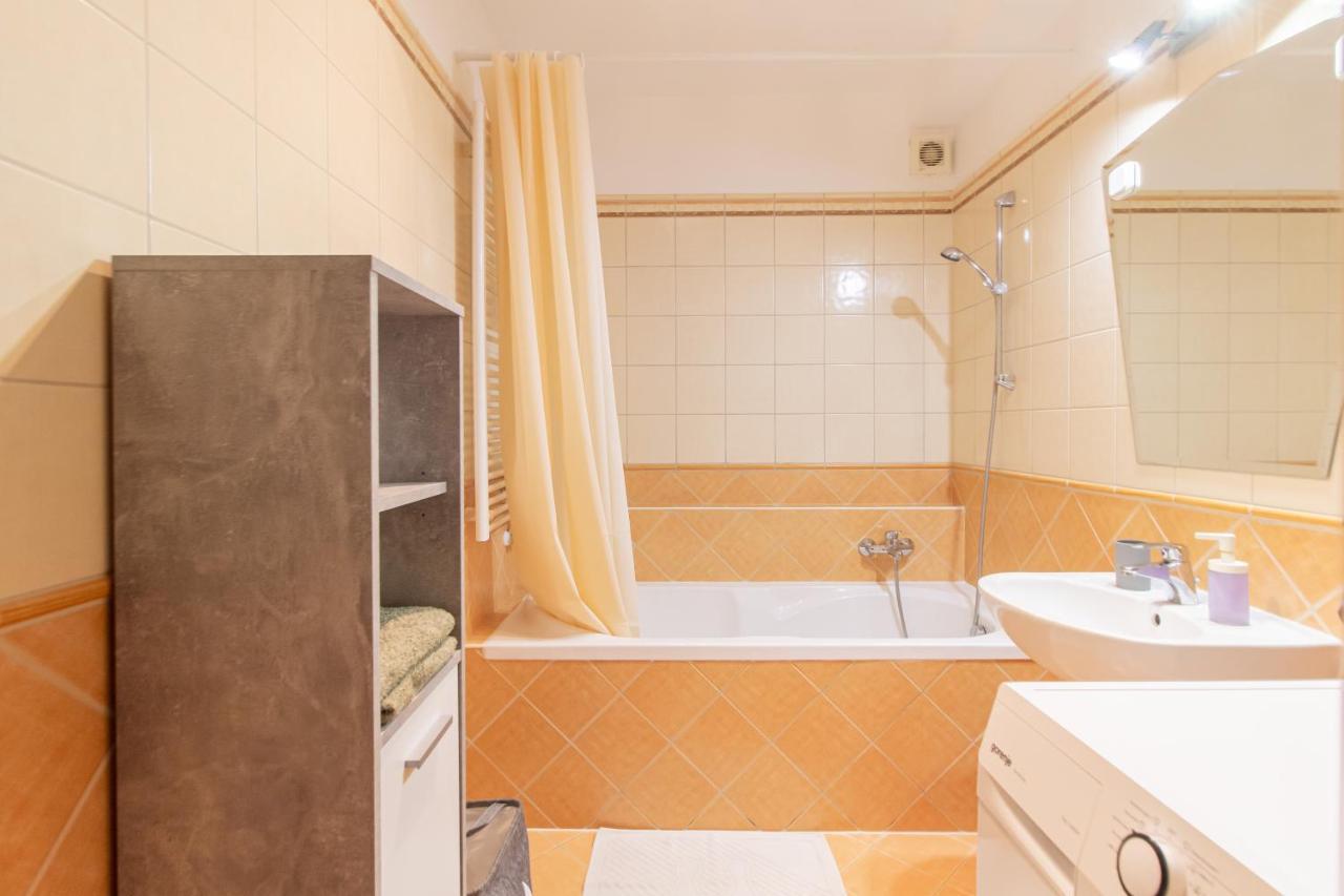 Viky'S Apartment Γκιόρ Εξωτερικό φωτογραφία